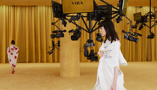 Показ века? Как прошло первое шоу Prada Рафа Симонса и Миуччи Прады